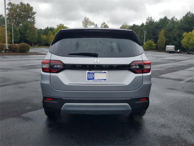 Photo of 2025 Lunar Silver Metallic Honda Pilot