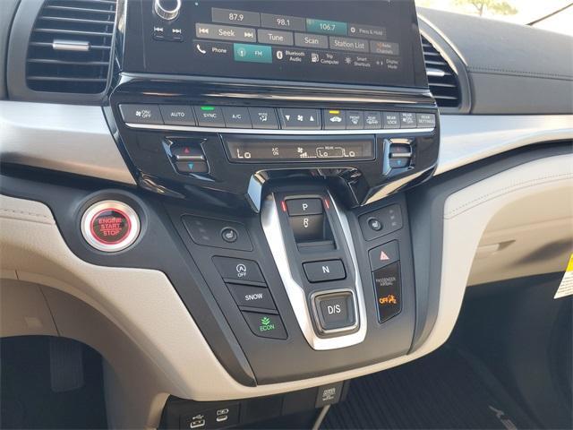 Photo of 2026 Solar Silver Metallic Honda Odyssey