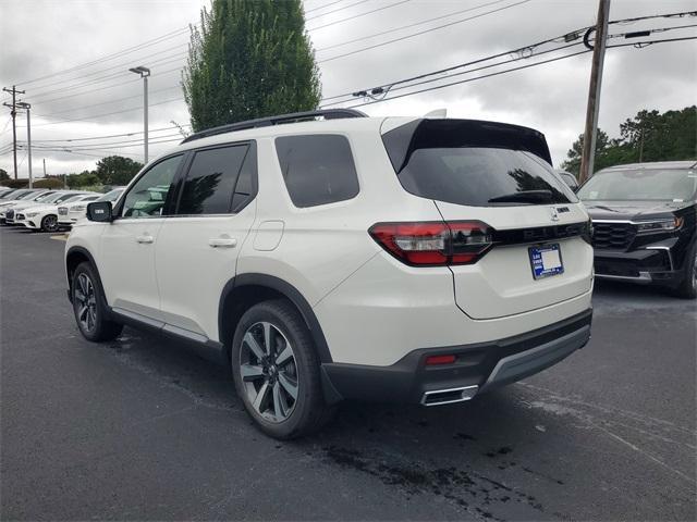 Photo of 2025 Platinum White Pearl Honda Pilot