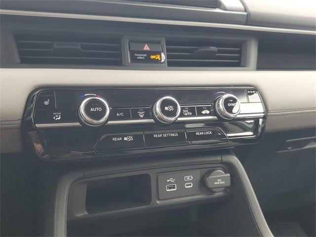 Photo of 2025 Platinum White Pearl Honda Pilot