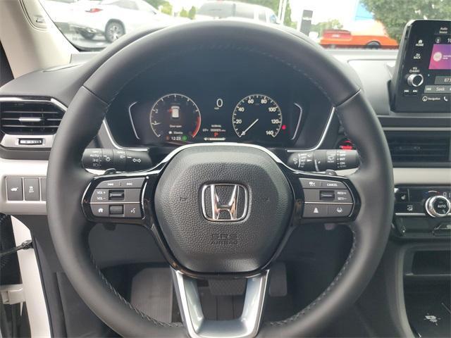 Photo of 2025 Platinum White Pearl Honda Pilot