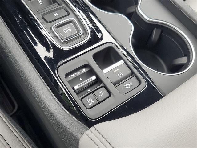 Photo of 2025 Platinum White Pearl Honda Pilot