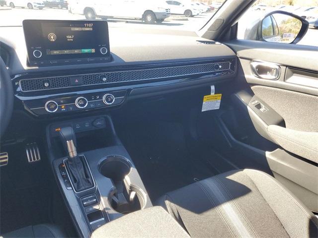 Photo of 2025 Platinum White Pearl Honda Civic
