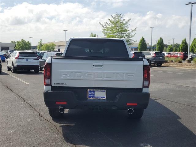 Photo of 2025 Platinum White Pearl Honda Ridgeline