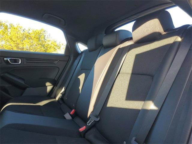 Photo of 2025 Platinum White Pearl Honda Civic
