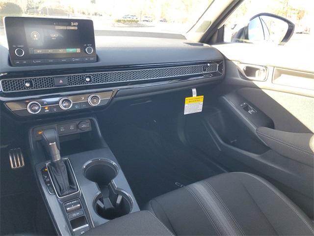Photo of 2025 Platinum White Pearl Honda Civic