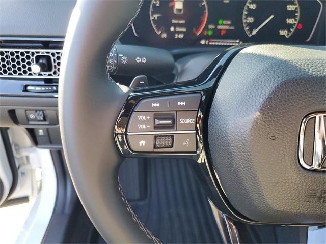 Photo of 2025 Platinum White Pearl Honda Civic