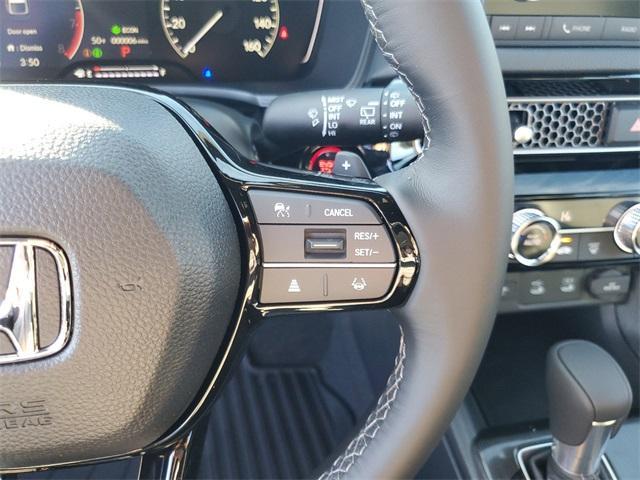 Photo of 2025 Platinum White Pearl Honda Civic