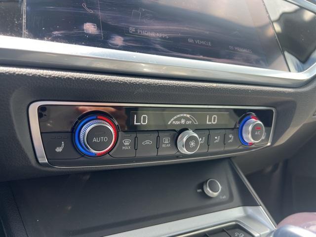 Photo of 2022 Glacier White Metallic Audi Q3
