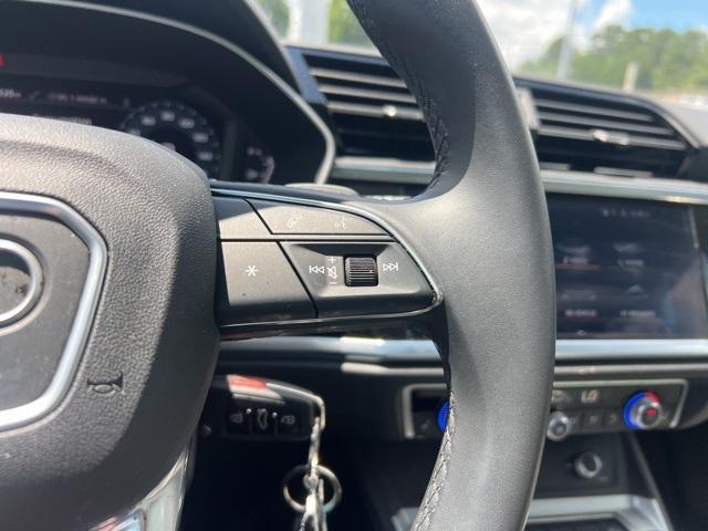 Photo of 2022 Glacier White Metallic Audi Q3