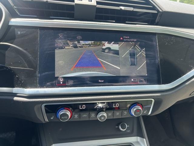 Photo of 2022 Glacier White Metallic Audi Q3