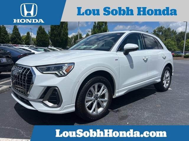 Photo of 2022 Glacier White Metallic Audi Q3
