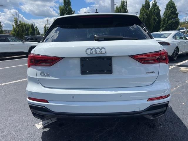 Photo of 2022 Glacier White Metallic Audi Q3