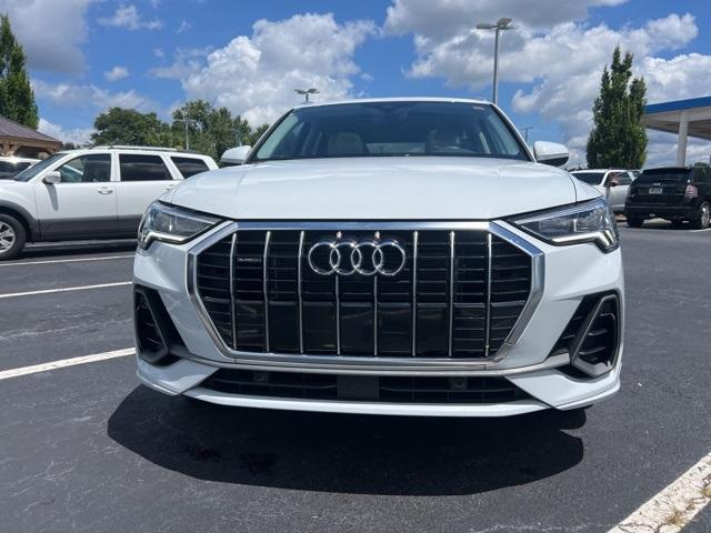 Photo of 2022 Glacier White Metallic Audi Q3