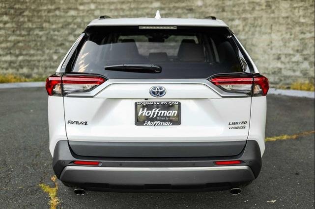 Photo of 2021 Blizzard Pearl Toyota RAV4 Hybrid