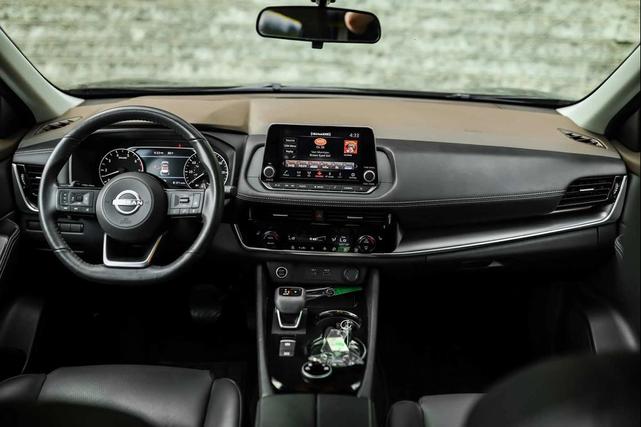 Photo of 2023 Super Black Nissan Rogue