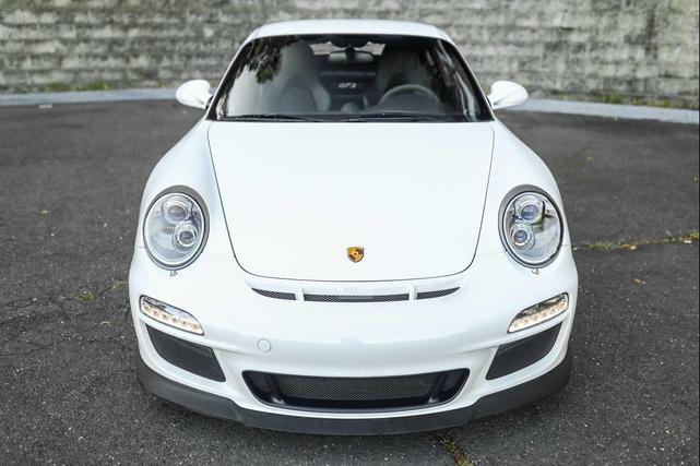 Photo of 2010 White Porsche 911
