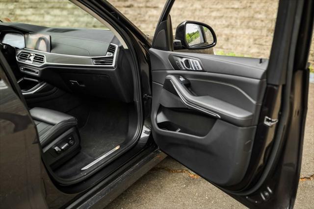 Photo of 2022 Dark Graphite Metallic BMW X7
