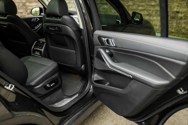 Photo of 2022 Dark Graphite Metallic BMW X7