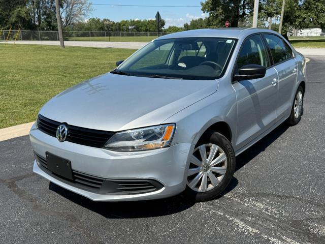 Photo of 2014 Reflex Silver Metallic Volkswagen Jetta