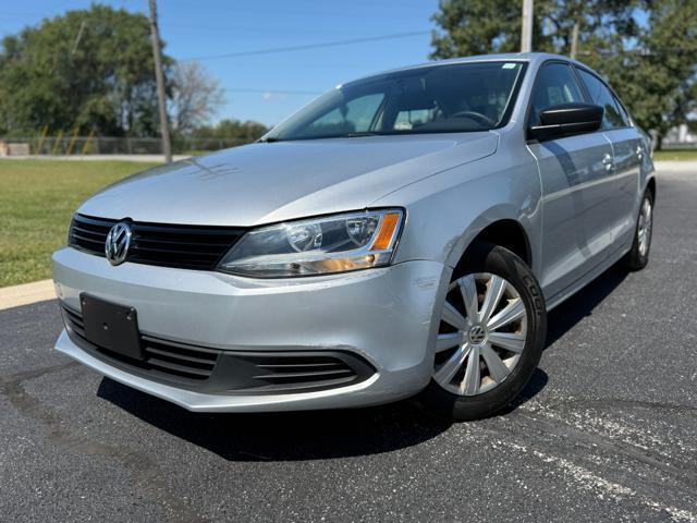 Photo of 2014 Reflex Silver Metallic Volkswagen Jetta