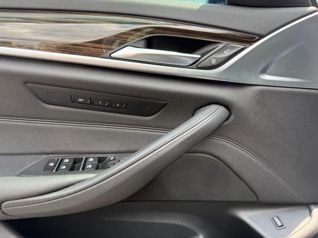 Photo of 2018 Black BMW 530
