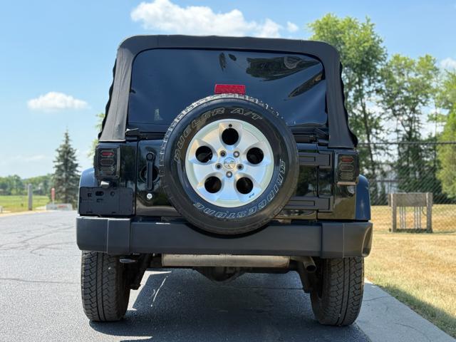 Photo of 2015 Black Clearcoat Jeep Wrangler Unlimited