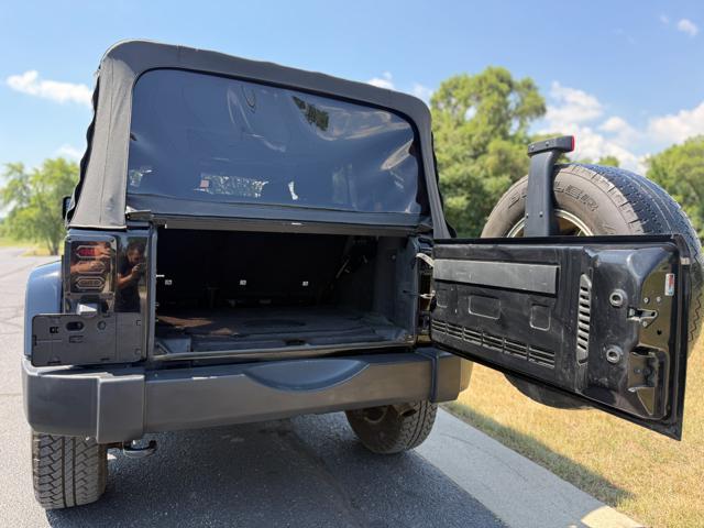 Photo of 2015 Black Clearcoat Jeep Wrangler Unlimited