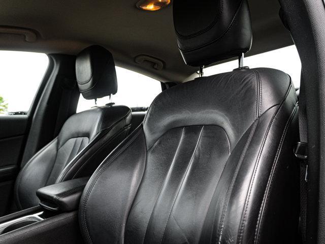Photo of 2015 Billet Silver Metallic Clearcoat Chrysler 200