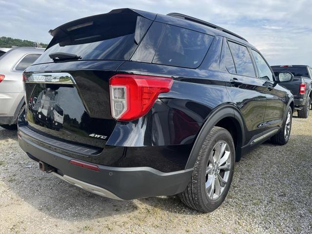 Photo of 2021 AGATE BLACK METALLIC Ford Explorer