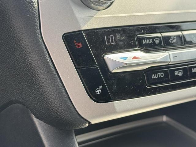 Photo of 2021 AGATE BLACK METALLIC Ford Explorer