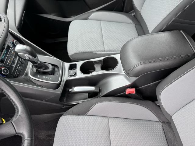 Photo of 2017 INGOT SILVER Ford C-Max Hybrid