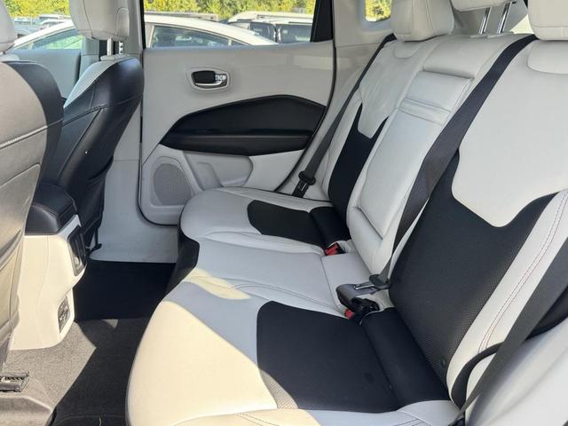 Photo of 2018 White Clearcoat Jeep Compass