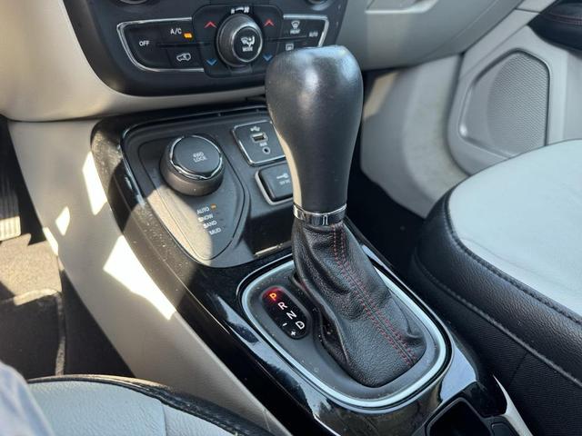 Photo of 2018 White Clearcoat Jeep Compass