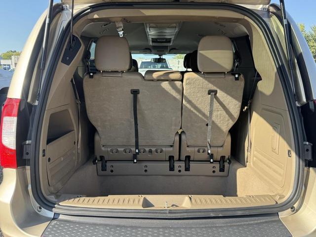 Photo of 2012 Cashmere Pearlcoat Chrysler Town & Country
