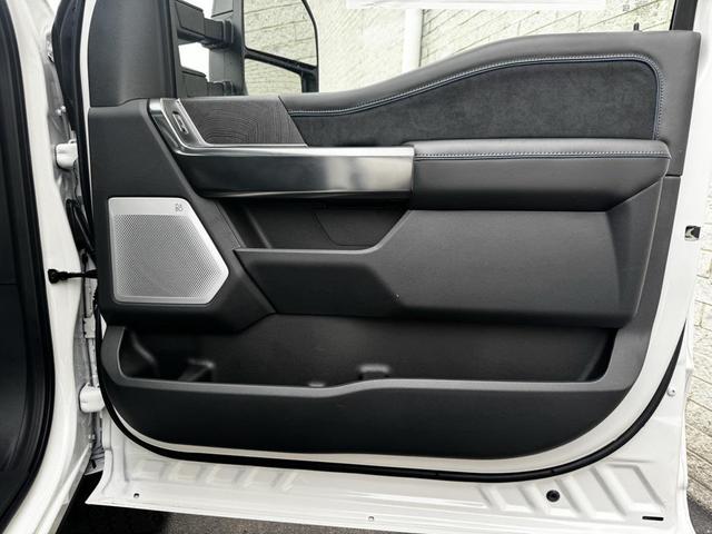 Photo of 2025 STAR WHITE Ford F-350