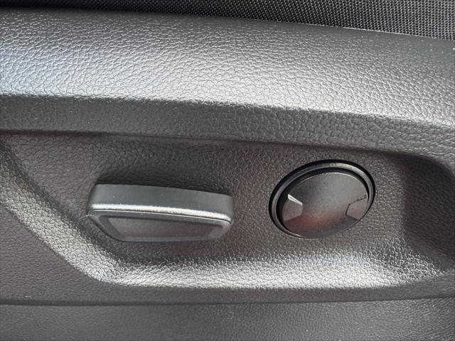 Photo of 2023 HOT PEPPER RED Ford Ranger