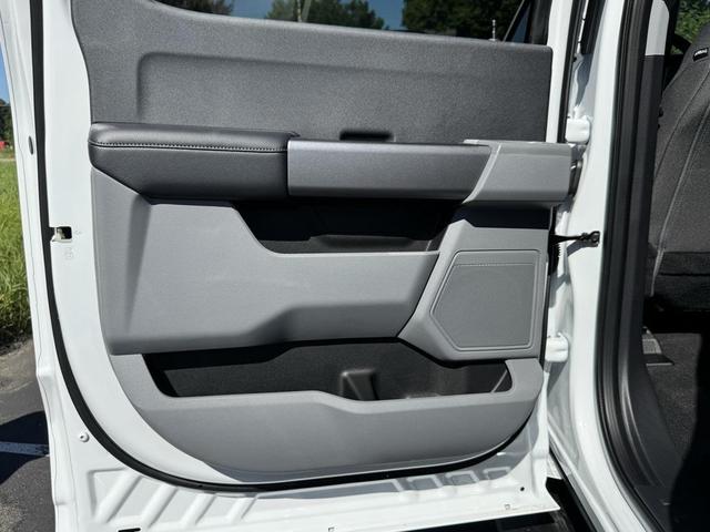 Photo of 2025 OXFORD WHITE Ford F-250