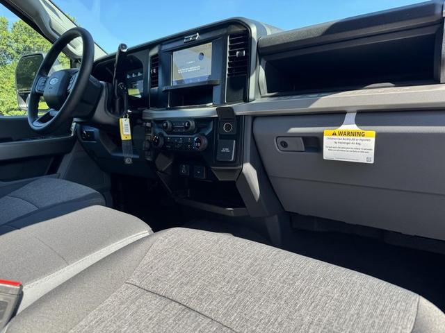 Photo of 2025 OXFORD WHITE Ford F-250
