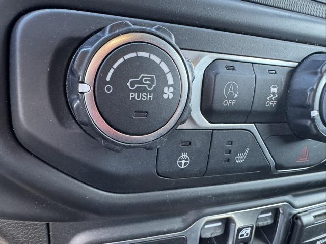 Photo of 2020 Bikini Pearlcoat Jeep Wrangler Unlimited
