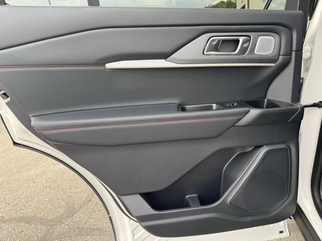 Photo of 2026 STAR WHITE MET TRI-COAT Ford Explorer