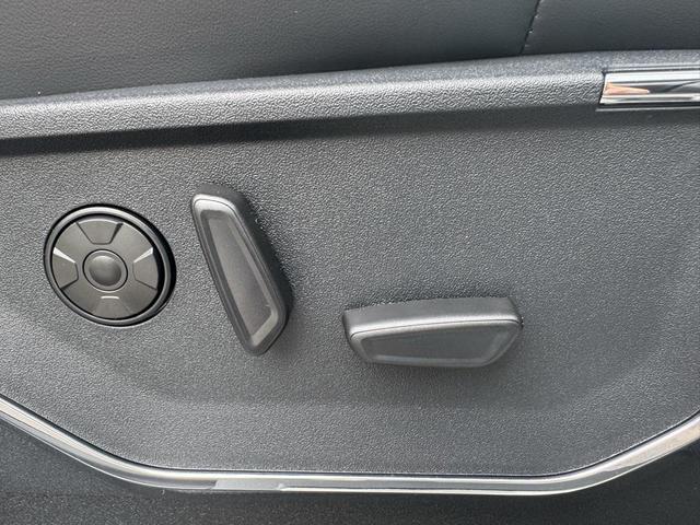 Photo of 2025 STAR WHITE Ford F-350