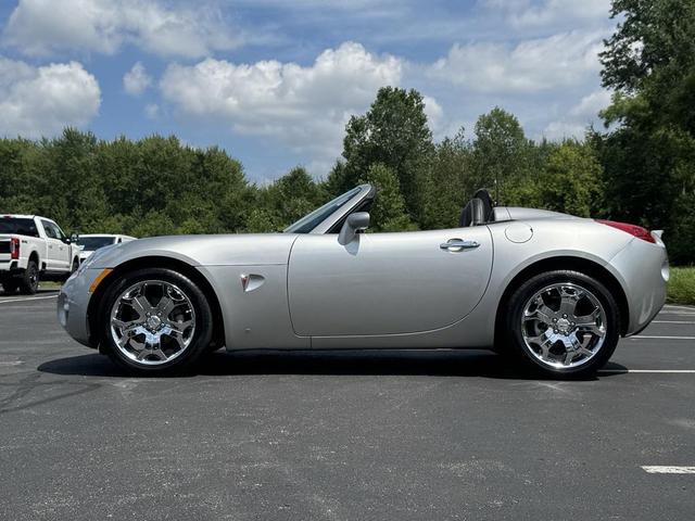 Photo of 2008 Cool (Liquid Silver Metallic) Pontiac Solstice