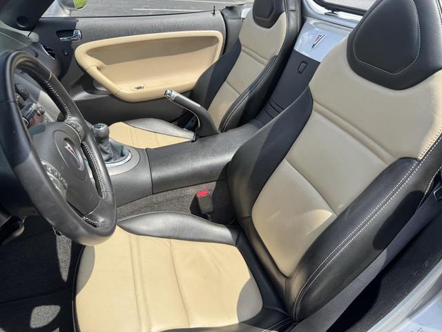 Photo of 2008 Cool (Liquid Silver Metallic) Pontiac Solstice