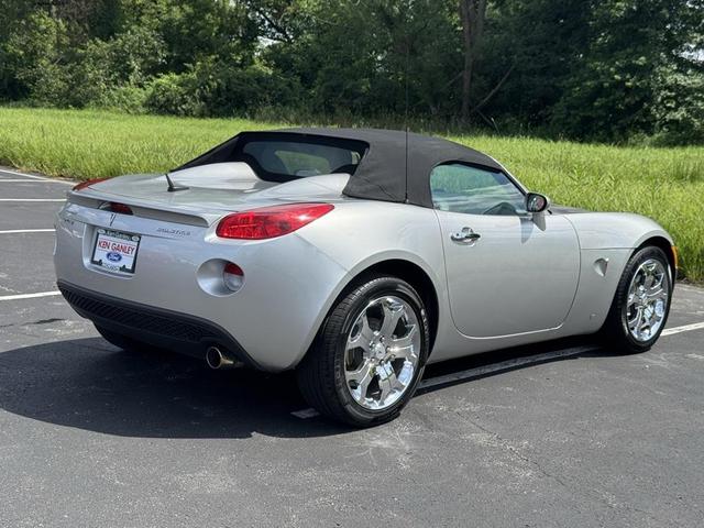 Photo of 2008 Cool (Liquid Silver Metallic) Pontiac Solstice