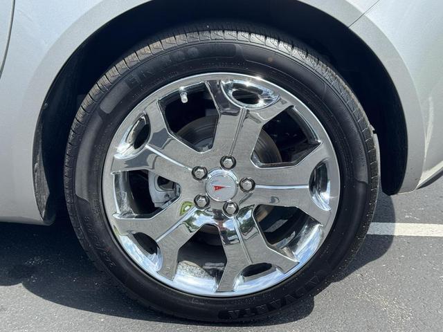 Photo of 2008 Cool (Liquid Silver Metallic) Pontiac Solstice