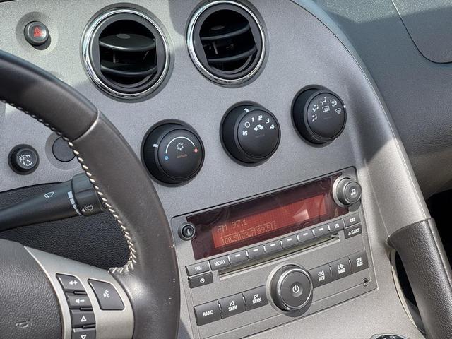 Photo of 2008 Cool (Liquid Silver Metallic) Pontiac Solstice