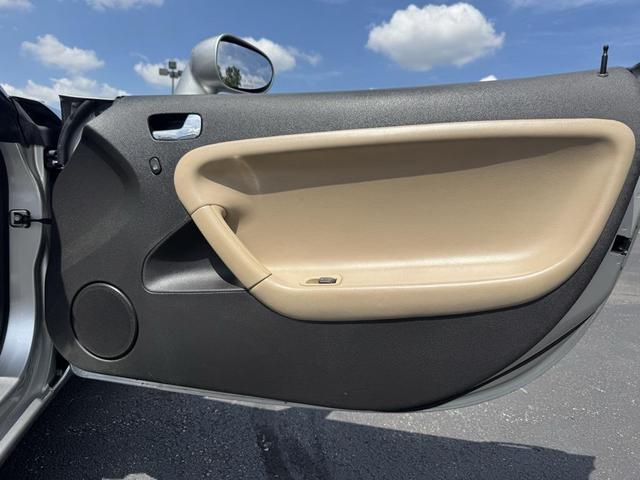 Photo of 2008 Cool (Liquid Silver Metallic) Pontiac Solstice