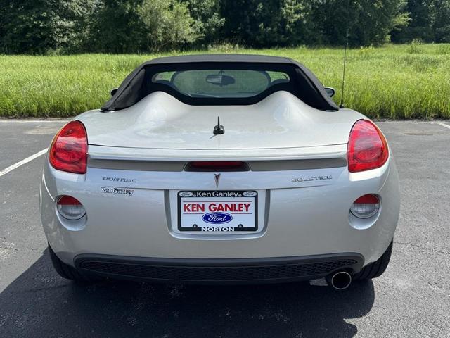 Photo of 2008 Cool (Liquid Silver Metallic) Pontiac Solstice