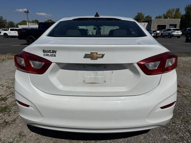 Photo of 2017 Summit White Chevrolet Cruze